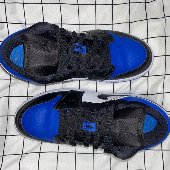 Jordan 1 Lows Royal Toe - Picture 3 of 4